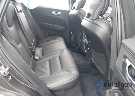 2022 Volvo Xc60 B5 Inscription z USA, uszkodzony, nr VIN YV4L12DL9N1003164